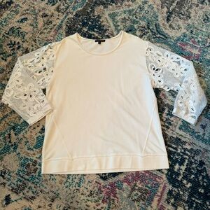 Alberto Makali women’s top in off white with lace sleeves size medium